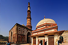 Qutub Minar, India Classical Tour Travel