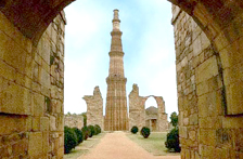 Qutub Minar, Central India Tours